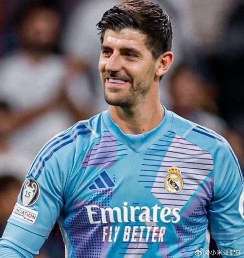 记者：库尔图瓦出战国家德比成疑 需等周中评估